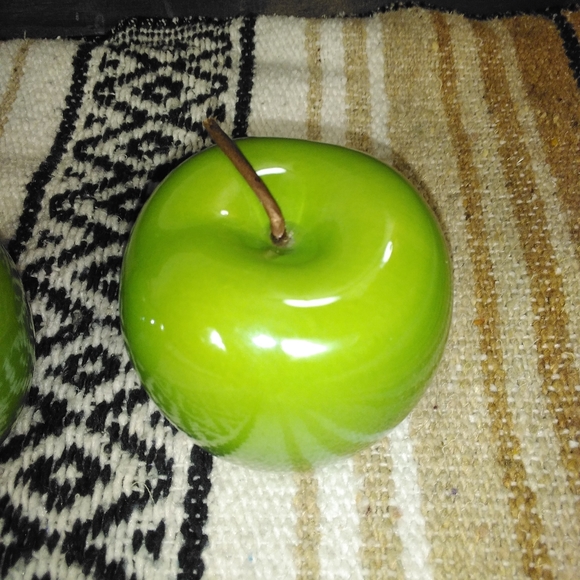 GLASS APPLES SET OF 2 SIZE OF REAL APPLES HOME DECOR - Picture 4 of 9